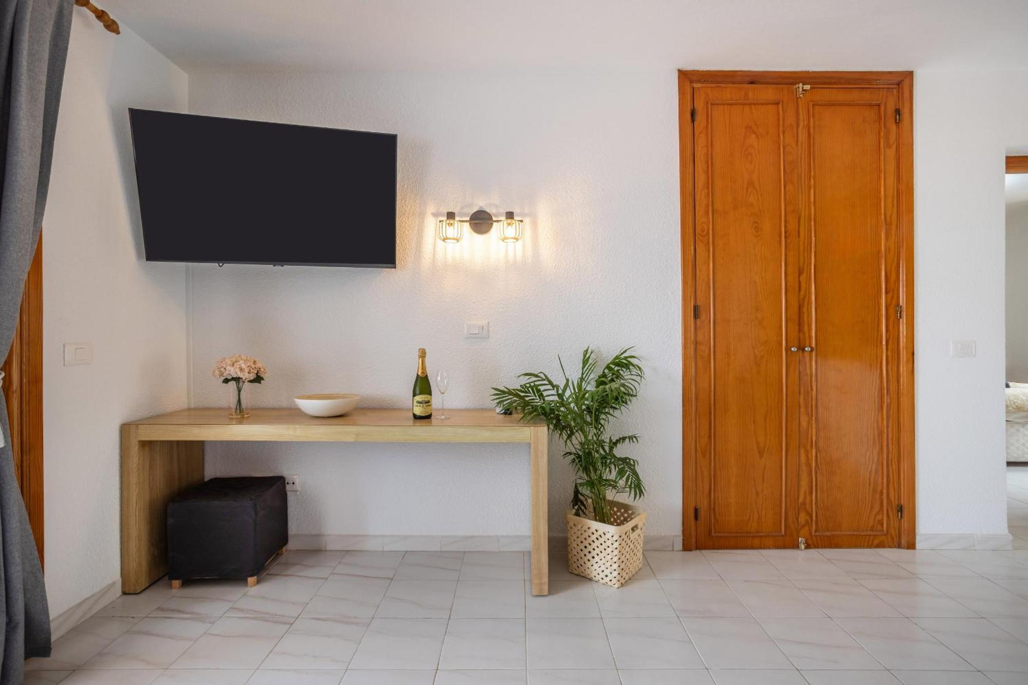 Cozy Port Royal Margot Sunset View Home By Lovetenerife Los Cristianos  Zewnętrze zdjęcie